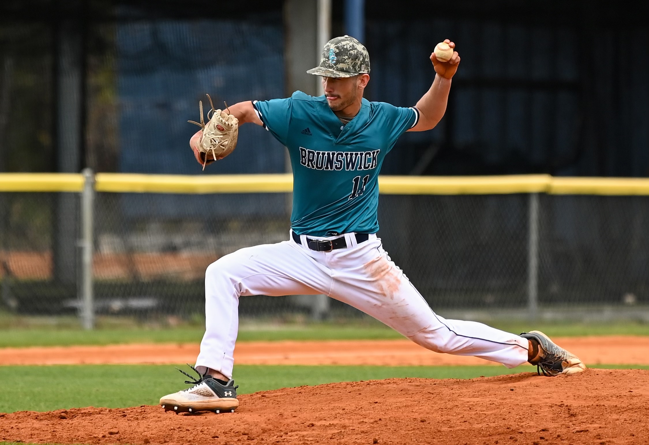 Dolphins Split Doubleheader with Southeastern CC
