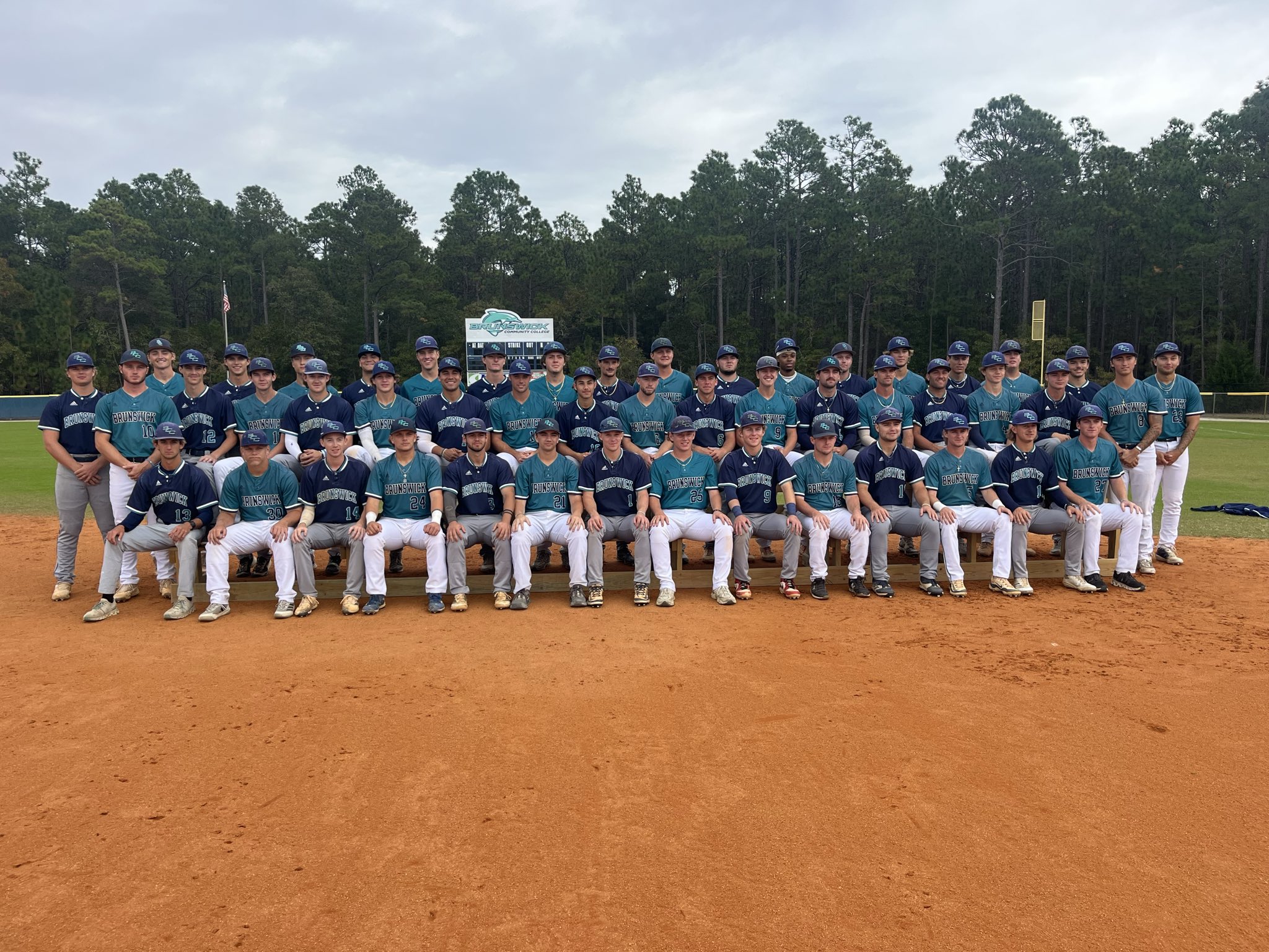 Dolphins Wrap up Fall with Blue/ Teal World Series
