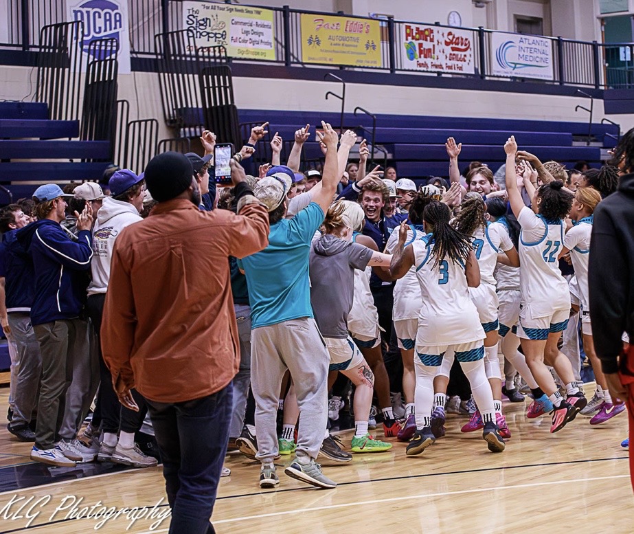 Heart-Stopper at Home: Lady Dolphins Complete Fourth-Quarter Comeback to Top Cape Fear CC, 66&ndash;64